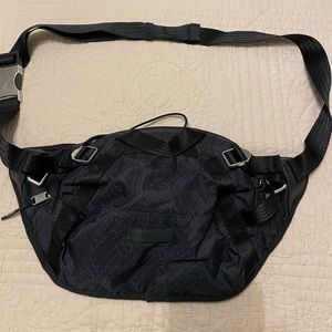 Athleta excursion crossbody waistbag